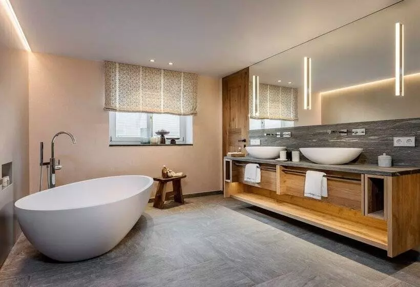 ホテル Arlberg Lech