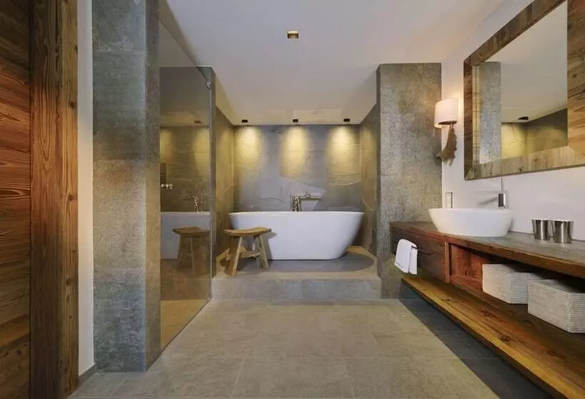 ホテル Arlberg Lech