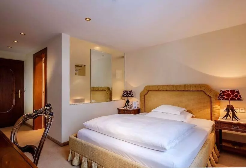 ホテル Arlberg Lech