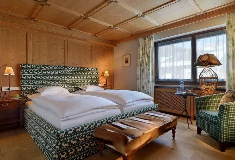 ホテル Arlberg Lech