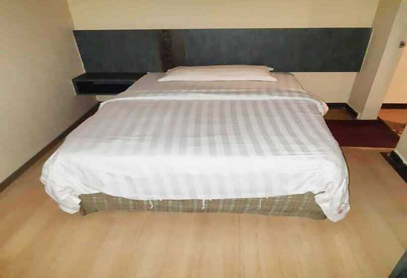 Hotel Esplanade By Oyo Rooms