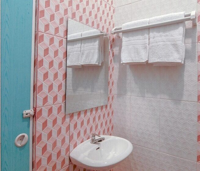 فندق صغير Dieng By Oyo Rooms