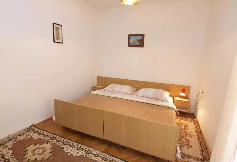 Apartment Ana 1068