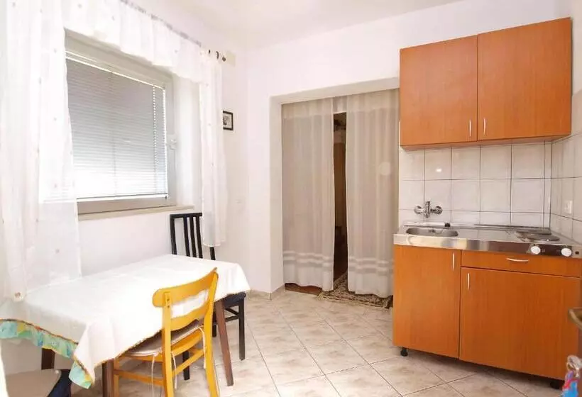 Apartment Ana 1068