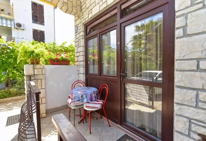 Apartment Ana 1068