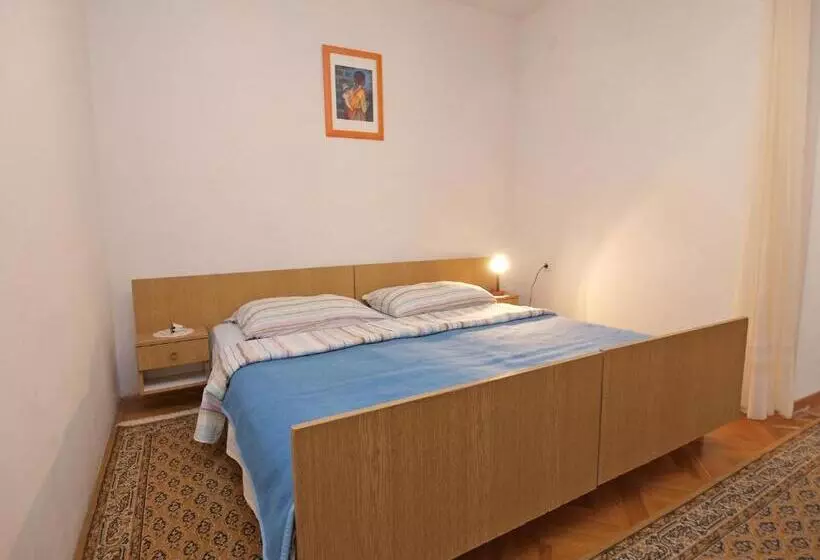 Apartment Ana 1068