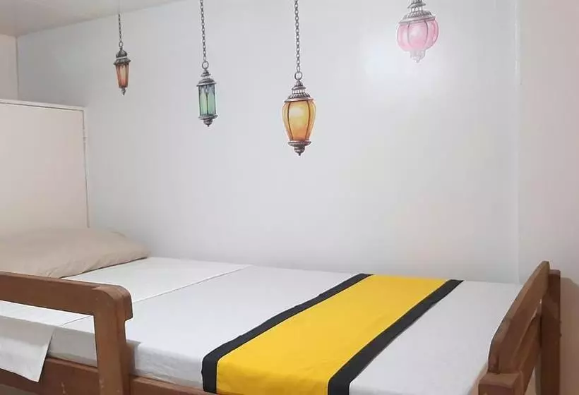 B Hive Dormitory  Hostel