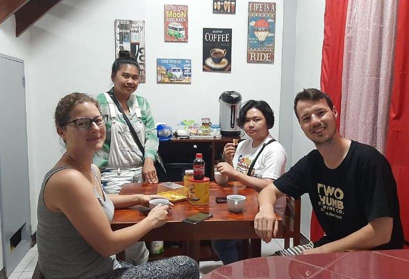 B Hive Dormitory  Hostel