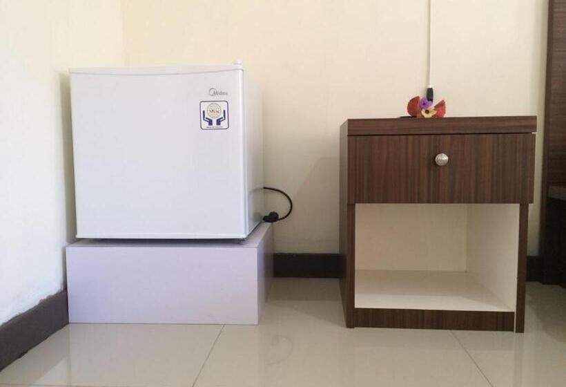 تختخواب و صبحانه D Batur