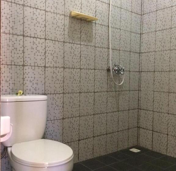 تختخواب و صبحانه D Batur