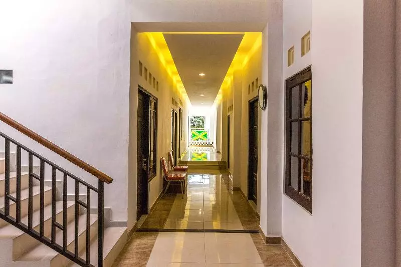 هتل Artomoro Family Guesthouse By Oyo Rooms