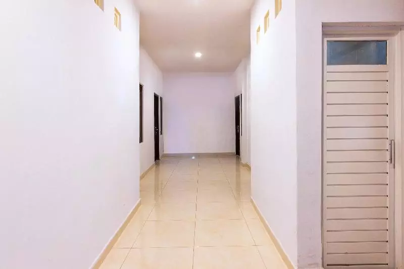 هتل Artomoro Family Guesthouse By Oyo Rooms