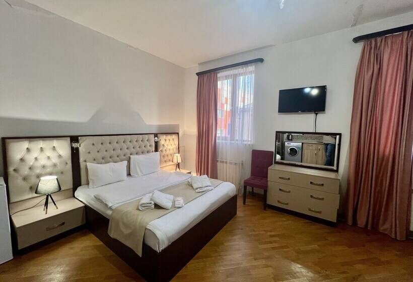 호텔 Castle Family