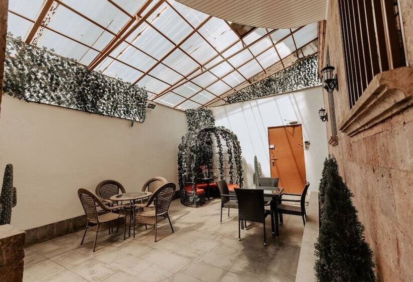 호텔 Castle Family