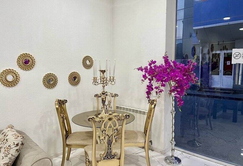 호텔 Castle Family