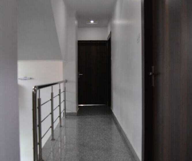 Fabhotel Grand Sheela