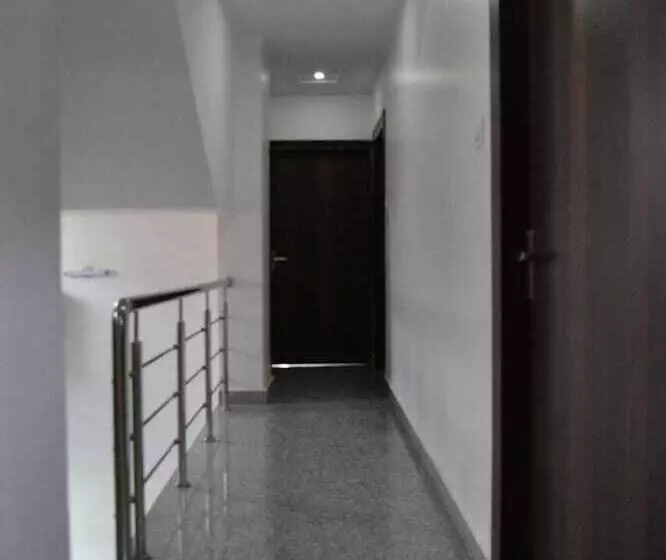 Fabhotel Grand Sheela