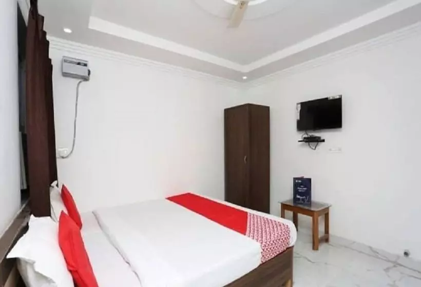 Fabhotel Grand Sheela