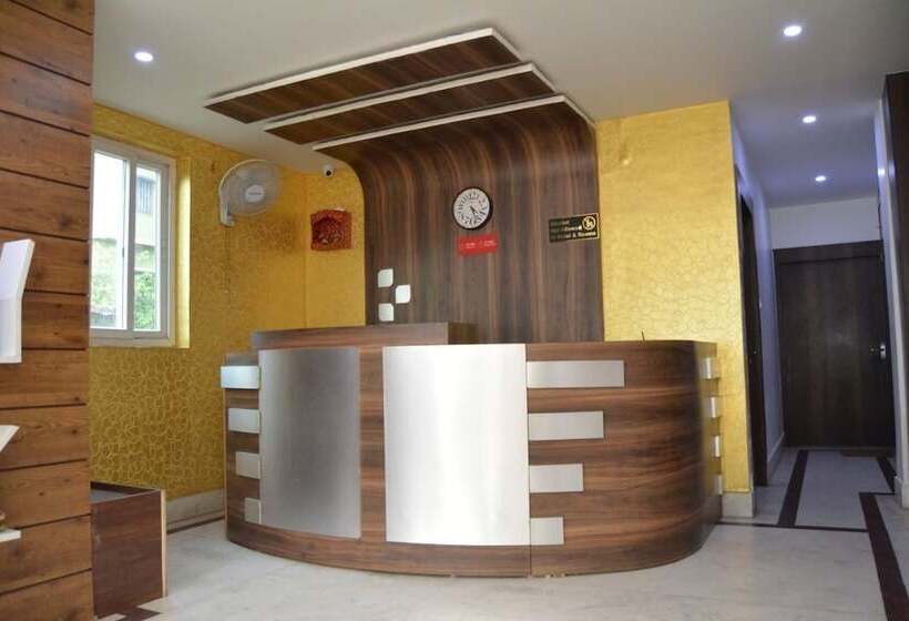 Fabhotel Grand Sheela