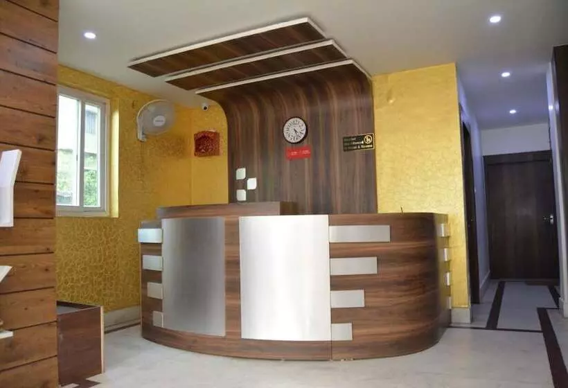 Fabhotel Grand Sheela