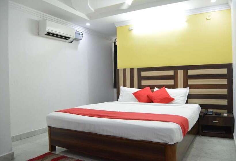 Fabhotel Grand Sheela