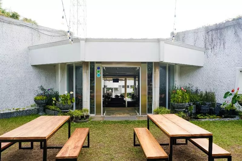 هتل Juvante By Oyo Rooms