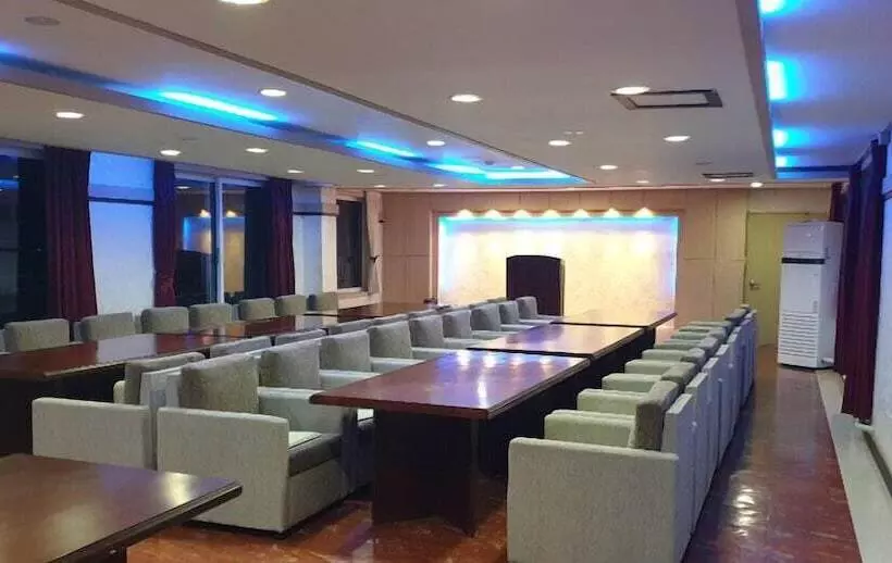 ホテル Mangsang Beach Pension