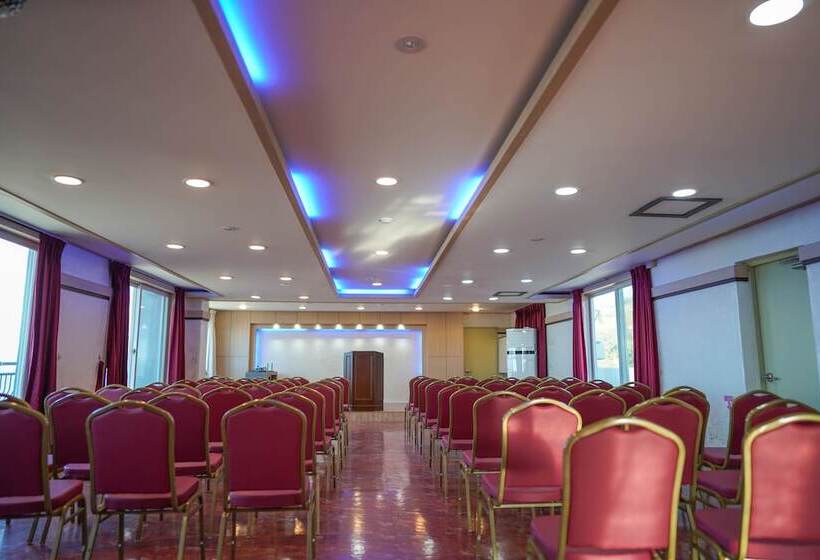 Hotel Mangsang Beach Pension