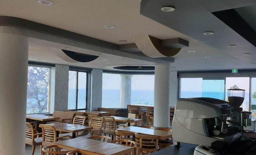 Hotel Mangsang Beach Pension