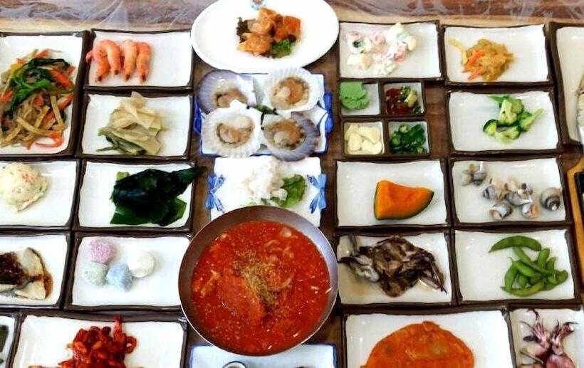 Hotel Mangsang Beach Pension