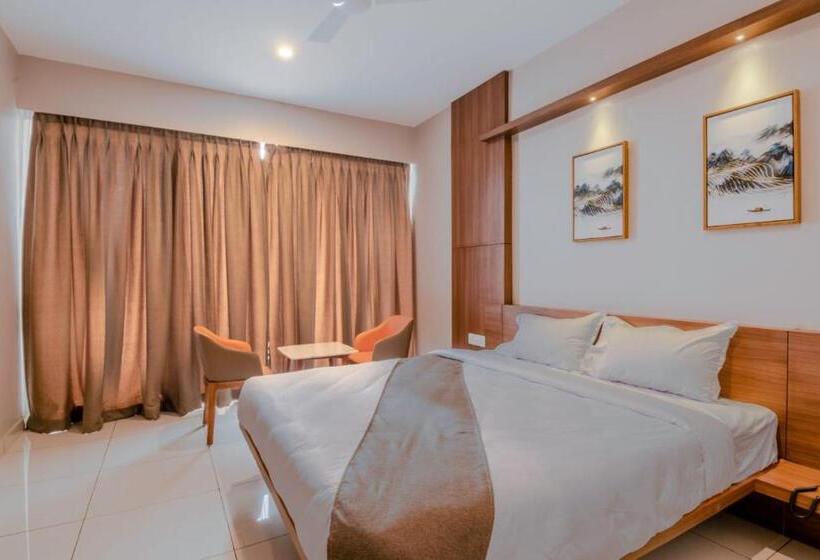 Hotelli Samasth Palatial