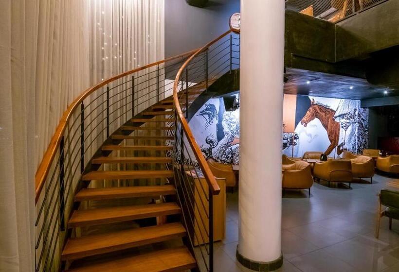 Hotelli Samasth Palatial