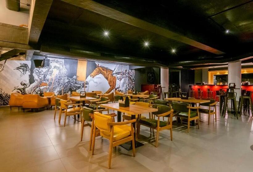 Hotelli Samasth Palatial