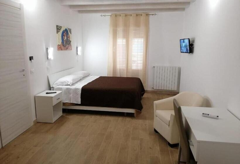 Opera Boutique Rooms