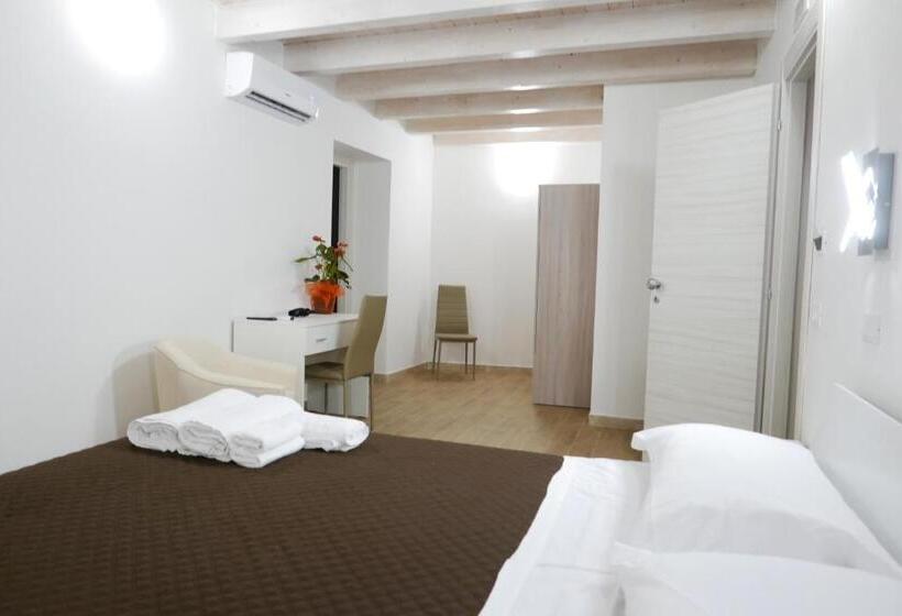 Opera Boutique Rooms