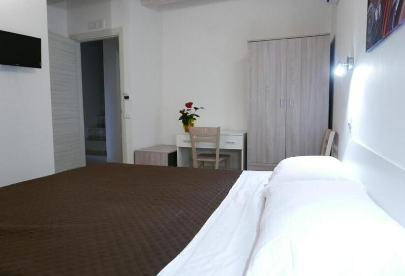 Opera Boutique Rooms