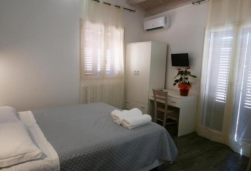 Opera Boutique Rooms