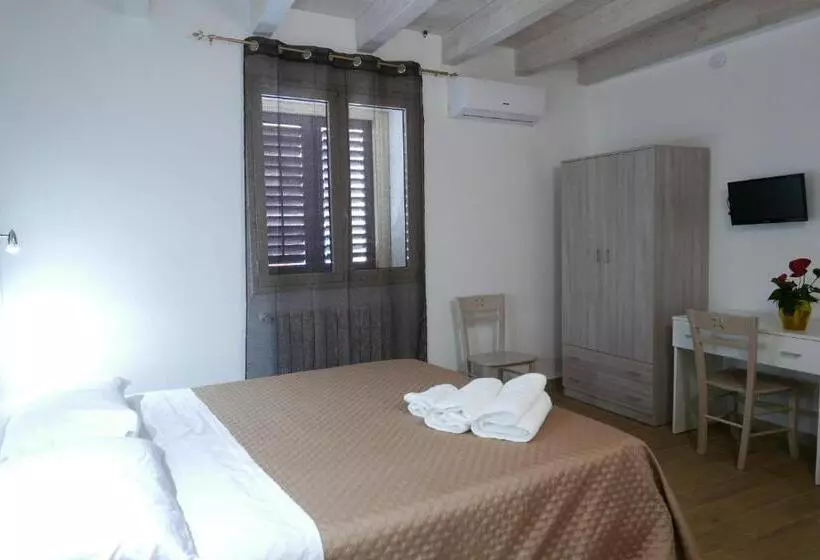 Opera Boutique Rooms