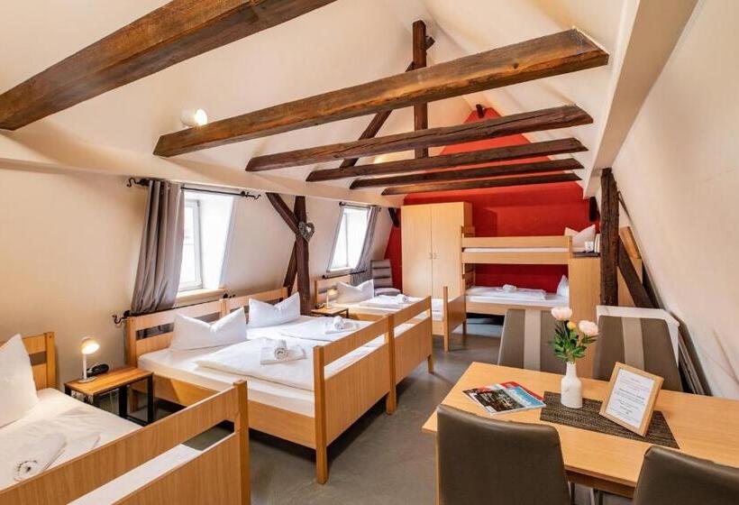 펜션 Gasthof Gästehaus Am Storchenturm