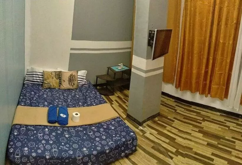 هاستل Napsule Suites Davao