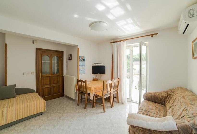 Apartments Silvano 407