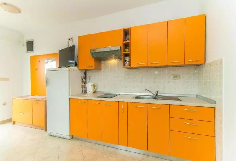 Apartments Valentić 1304