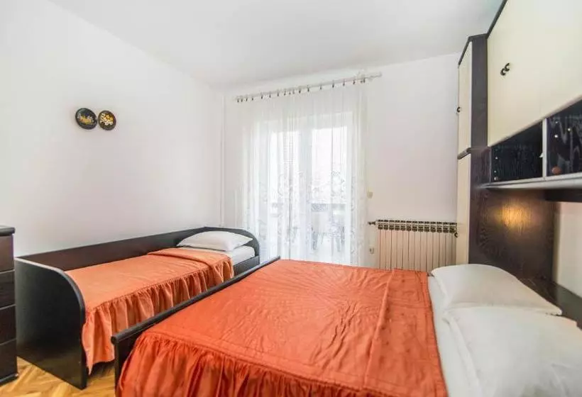 Apartments Valentić 1304