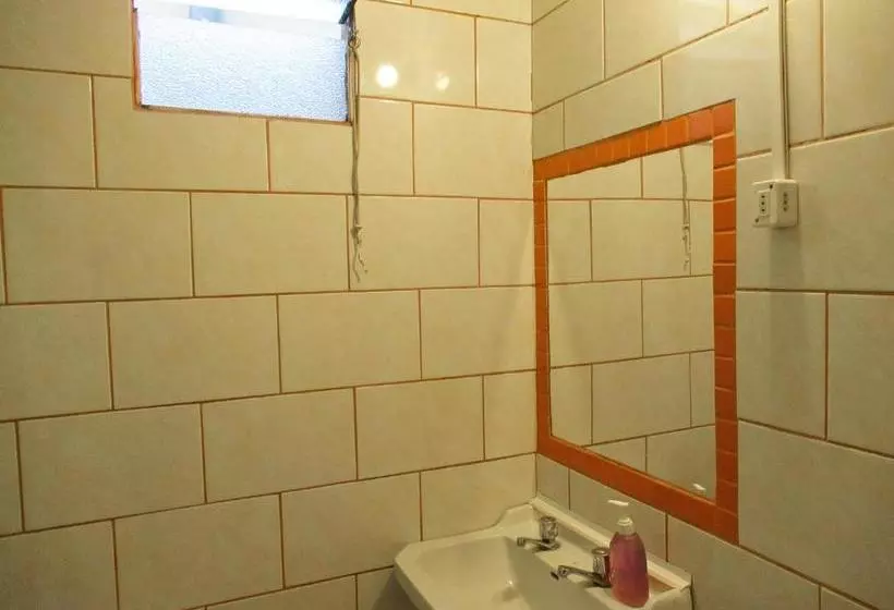 مسافرخانه Hospedaje Millaray B&b
