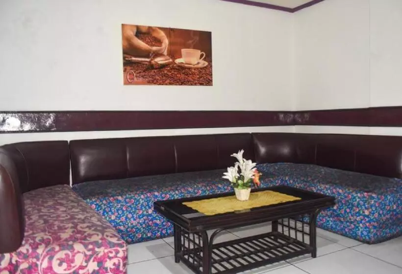 Hotelli Reddoorz Plus Near Rscm Jakarta