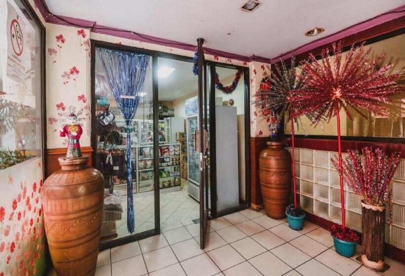 Hotel Reddoorz Plus Near Rscm Jakarta