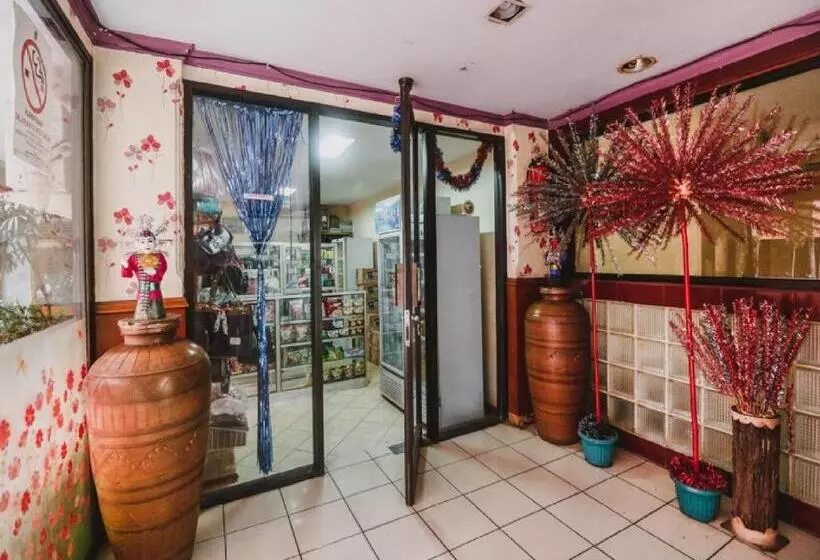 Hotelli Reddoorz Plus Near Rscm Jakarta