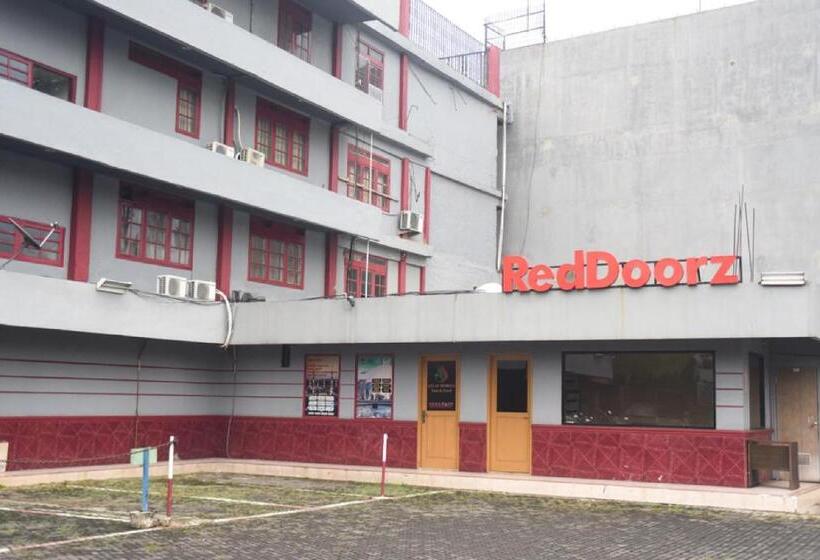 Hotel Reddoorz Plus Near Rscm Jakarta