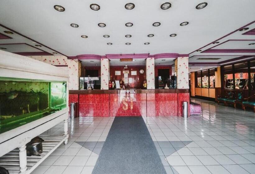 Hotel Reddoorz Plus Near Rscm Jakarta