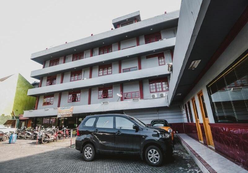 Hotel Reddoorz Plus Near Rscm Jakarta